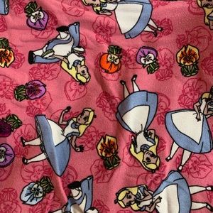 ALICE IN WONDERLAND Disney lularoe TC legging